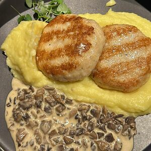 Котлеты куриные с картофельным пюре