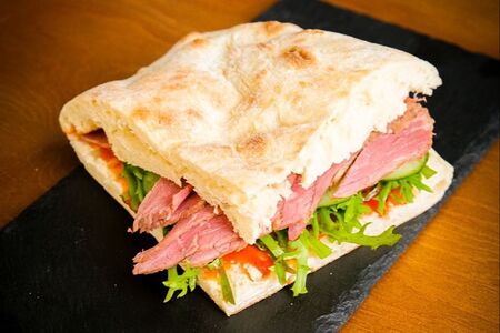 Фокачча с Пастрами