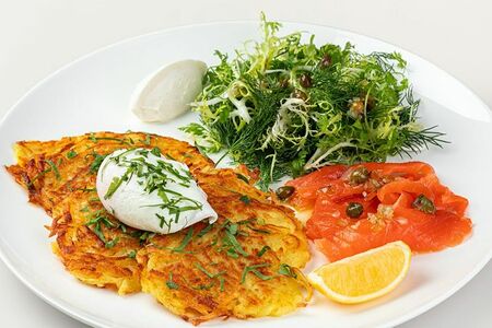 Лосось с драниками