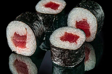 Ролл с тунцом