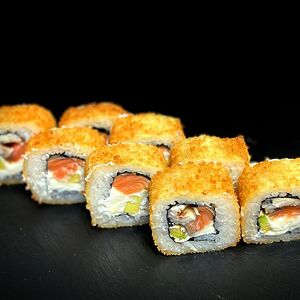 Ролл Пинк сяке рору