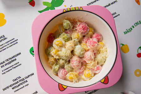 Цветные пельмешки из индейки в сливочном соусе 