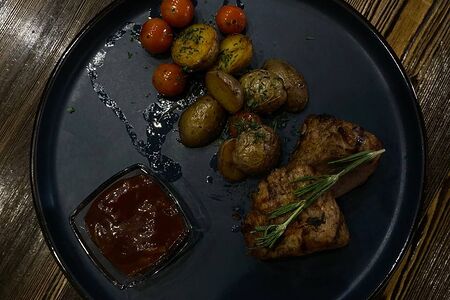 Мини-стейк из свиной вырезки