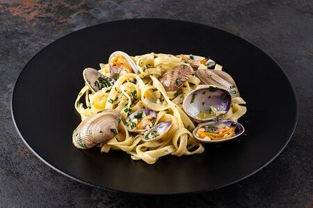 Паста с вонголе