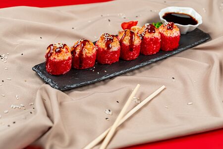 Роллы запеченные Осака с креветкой