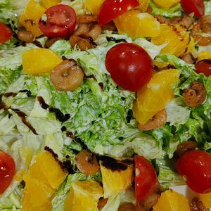 Салат с креветками и апельсином 