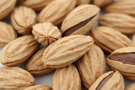 Миндаль бумажный