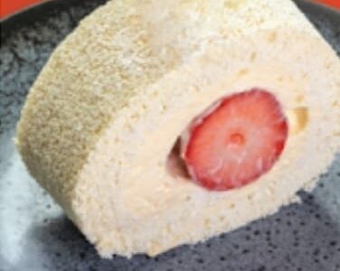 Ролкейк клубничный