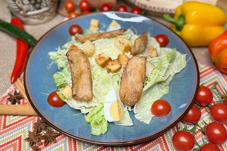 Салат Цезарь с куриным филе