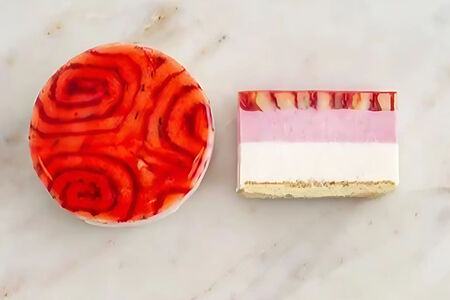 Клубнично-ванильное пирожное