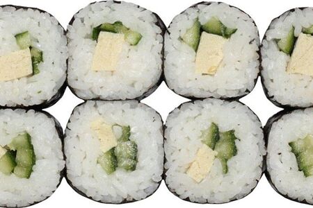 Ролл с тофу и огурцом