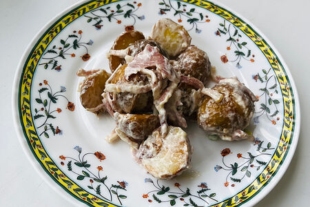 Картофель беби в сливках и беконом