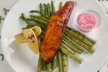Стейк из семги в терияки со спаржей 