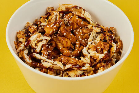 Жареный рис с курицей