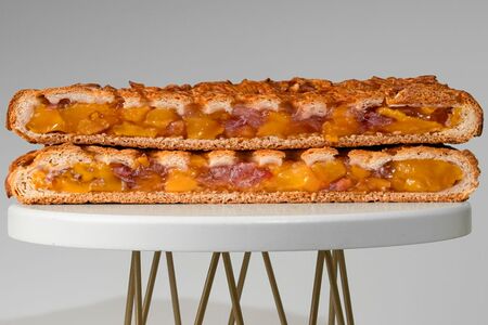 Клубничный с персиками