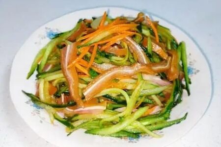 1003. Свиные уши с огурцом