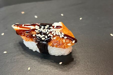 Суши с угрем