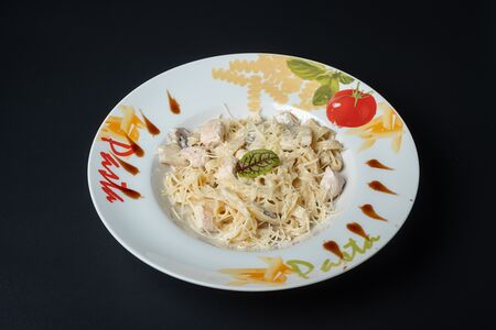 Паста Фетучини с курицей и грибами