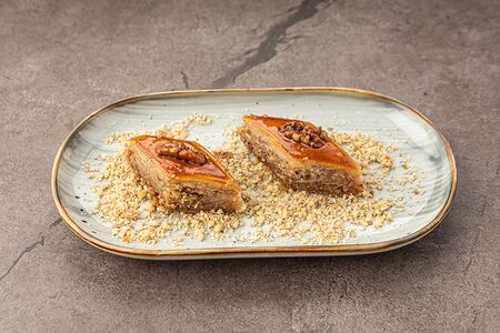 Бакинская пахлава с грецким орехом