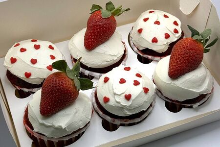 Капкейки с клубникой