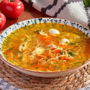 Куриный суп с домашней лапшой