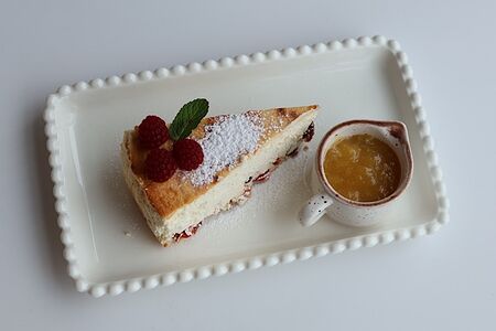 Запеканка с вялеными ягодами и фруктами 