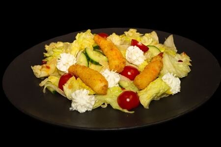 Легкий салат с креветкой