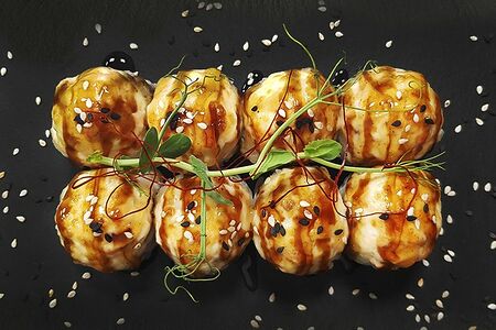 Запеченный ролл с лососем