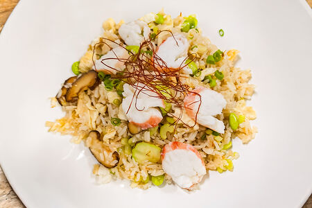 Рис с камчатским крабом и овощами