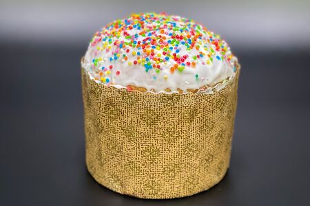 Кулич на опаре с изюмом 