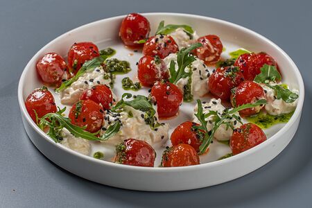 Томаты черри кимчи со страчателлой