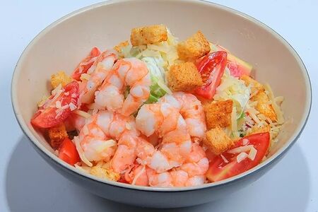 Салат Цезарь с креветками