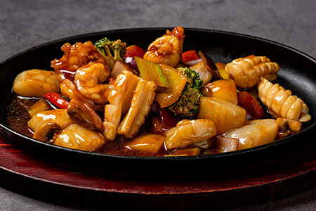 Морепродукты на сковороде