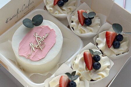 Набор Бенто-торт и капкейки с 8 марта 