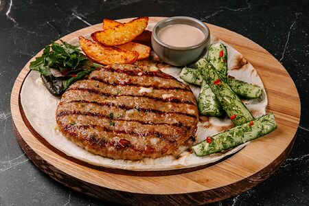 Гигантская котлета из мраморной телятины