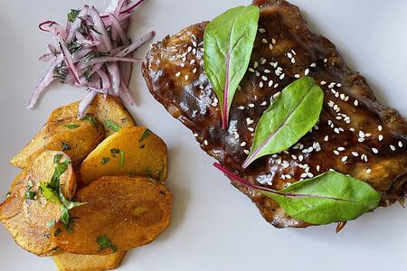 Свиные ребра в соусе демиглас