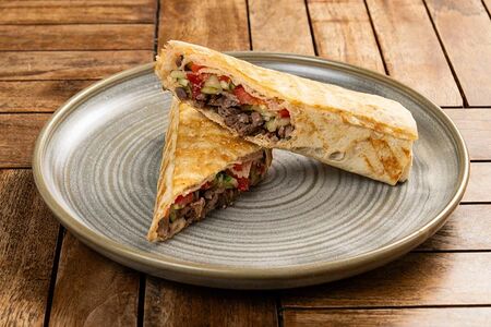 Шаверма с маринованной говядиной