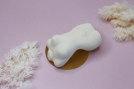 Фирменный десерт с перечной вишней