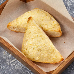 Чиабатта с сырным соусом и чесноком