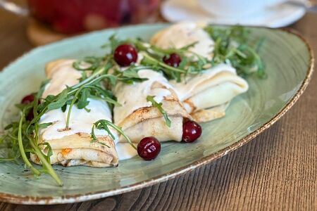 Блинчики с ветчиной и сыром