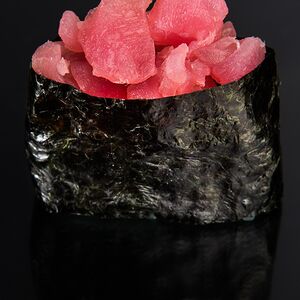 Острые суши с гребешком