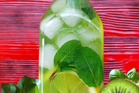 Лимонад Киви-базилик