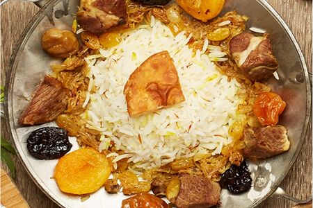 Плов восточный с говядиной и сухофруктами