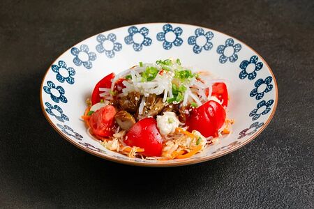 Салат Кимчи с курицей терияки и фунчозой