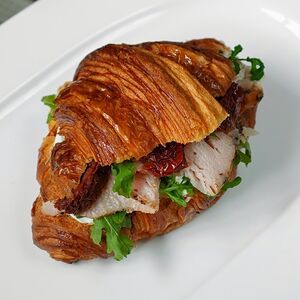 Круассан с индейкой