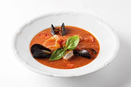Томатный суп с морепродуктами