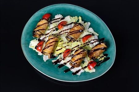 Теплый салат с лососем