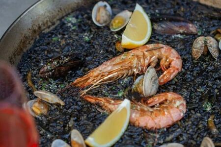 Паэлья чёрная с морепродуктами