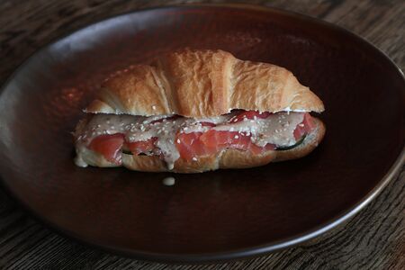 Круассан с семгой