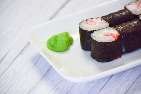 Мини-ролл с крабом